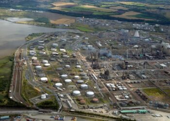 موج تعطیلی پتروشیمیها در اروپا به اسکاتلند رسید