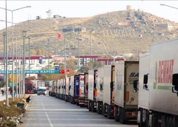 مبادله کالاهای پتروشیمی و فلزات گرانبها در تجارت ایران و ترکیه